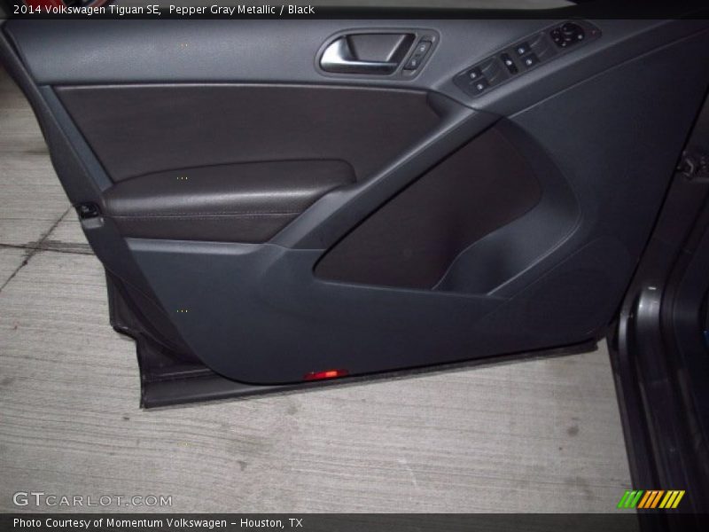 Pepper Gray Metallic / Black 2014 Volkswagen Tiguan SE