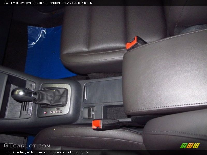 Pepper Gray Metallic / Black 2014 Volkswagen Tiguan SE