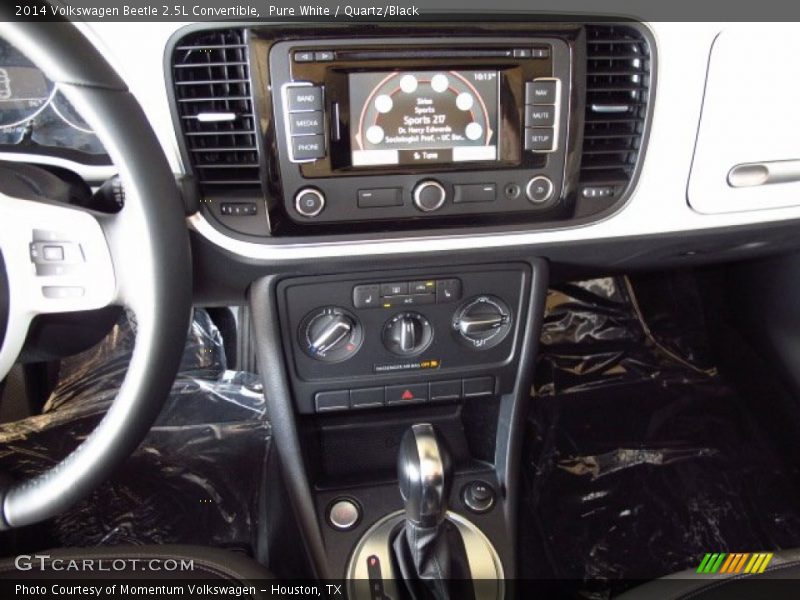 Pure White / Quartz/Black 2014 Volkswagen Beetle 2.5L Convertible