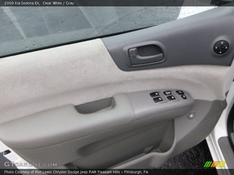 Clear White / Gray 2009 Kia Sedona EX