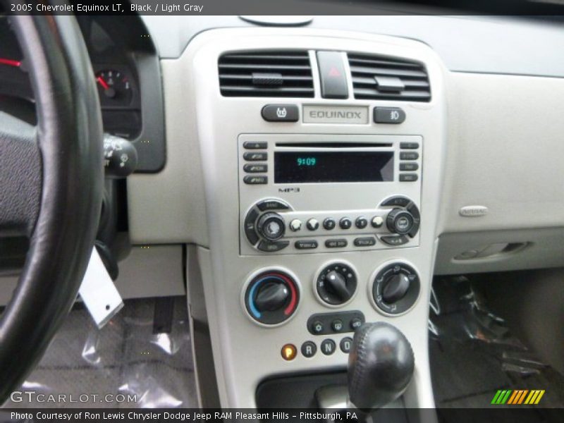 Black / Light Gray 2005 Chevrolet Equinox LT