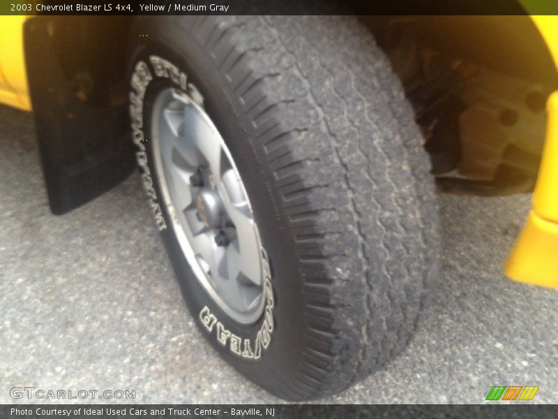 Yellow / Medium Gray 2003 Chevrolet Blazer LS 4x4