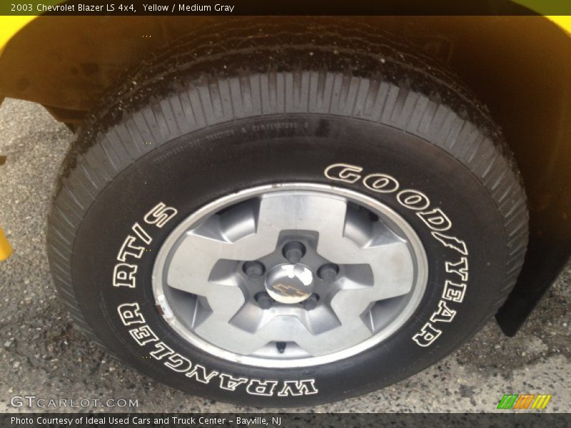 Yellow / Medium Gray 2003 Chevrolet Blazer LS 4x4