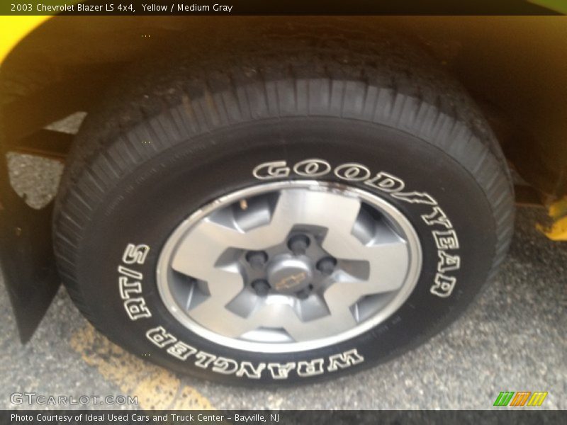 Yellow / Medium Gray 2003 Chevrolet Blazer LS 4x4