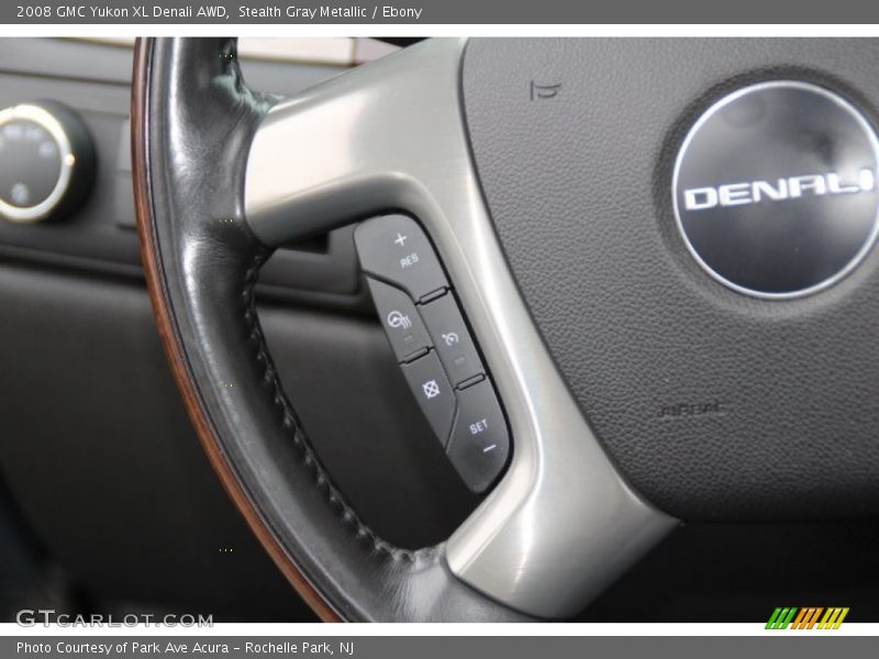 Controls of 2008 Yukon XL Denali AWD