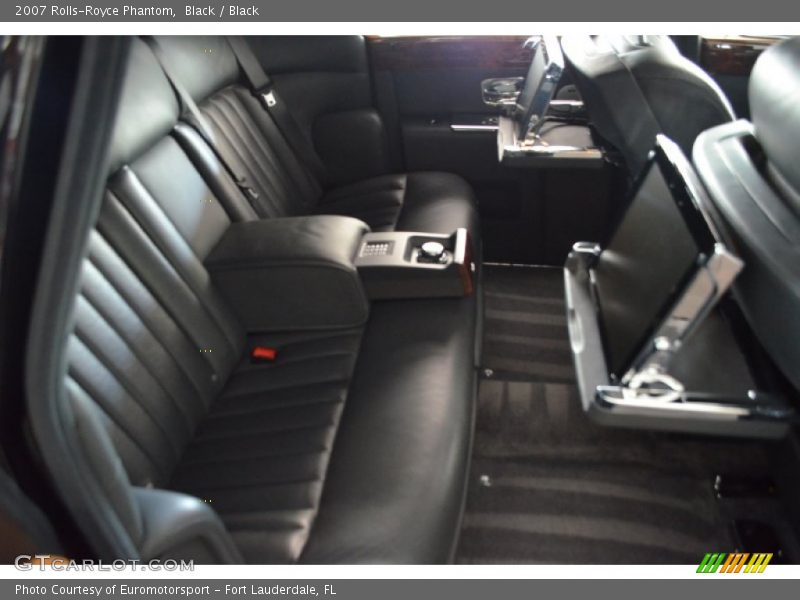 Black / Black 2007 Rolls-Royce Phantom
