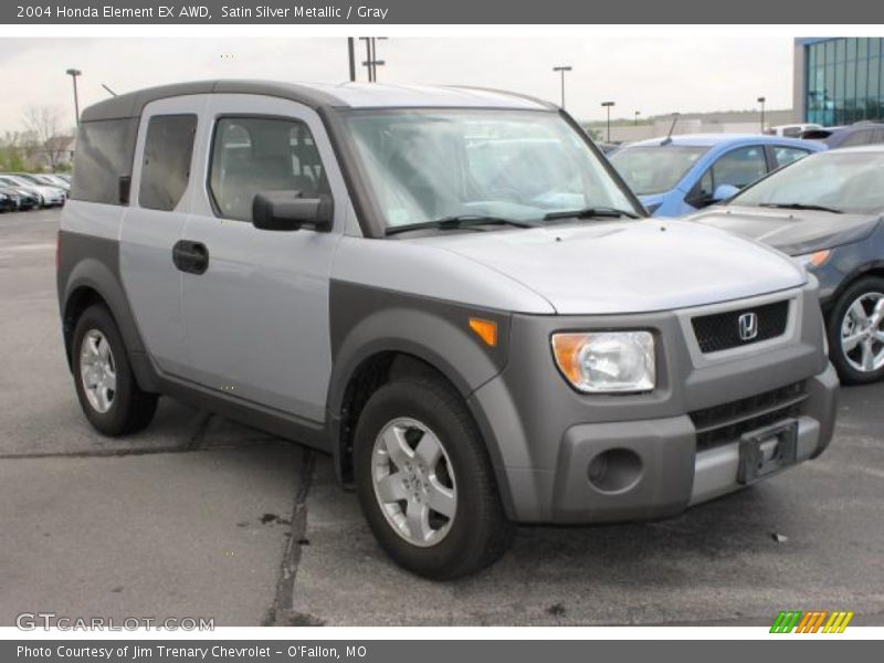 Front 3/4 View of 2004 Element EX AWD