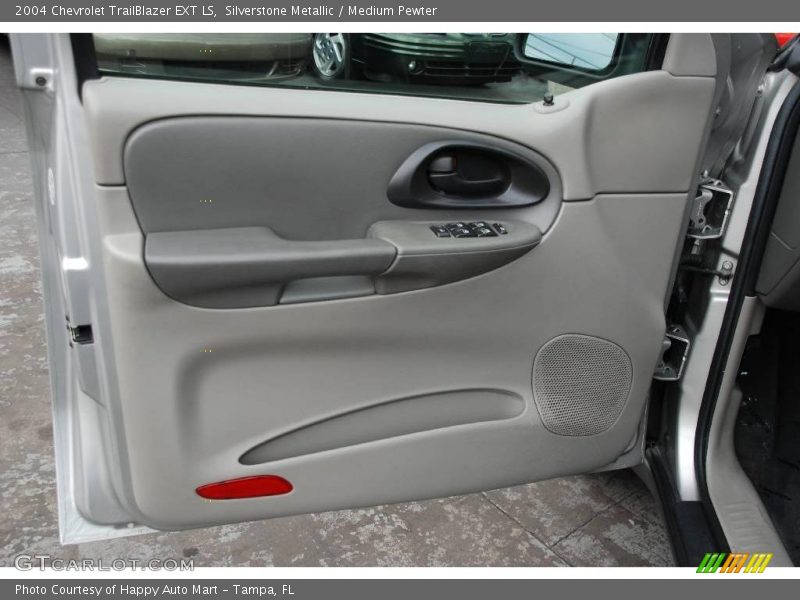 Silverstone Metallic / Medium Pewter 2004 Chevrolet TrailBlazer EXT LS
