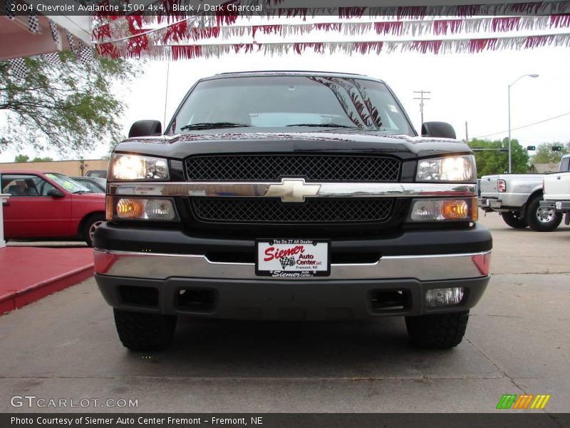 Black / Dark Charcoal 2004 Chevrolet Avalanche 1500 4x4
