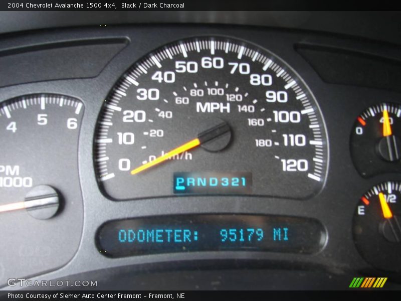 Black / Dark Charcoal 2004 Chevrolet Avalanche 1500 4x4