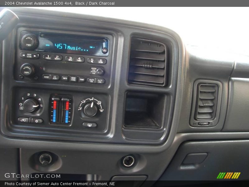 Black / Dark Charcoal 2004 Chevrolet Avalanche 1500 4x4