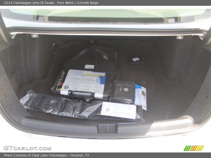 Pure White / Cornsilk Beige 2014 Volkswagen Jetta SE Sedan