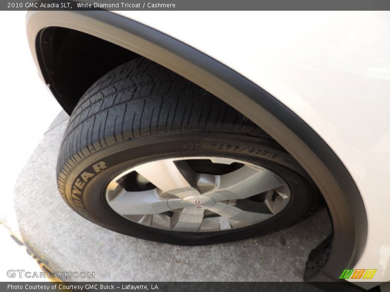 White Diamond Tricoat / Cashmere 2010 GMC Acadia SLT