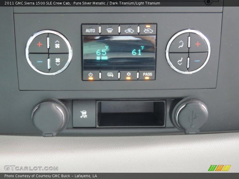 Pure Silver Metallic / Dark Titanium/Light Titanium 2011 GMC Sierra 1500 SLE Crew Cab