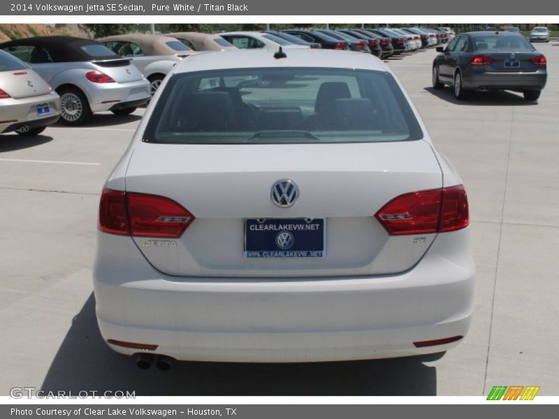 Pure White / Titan Black 2014 Volkswagen Jetta SE Sedan