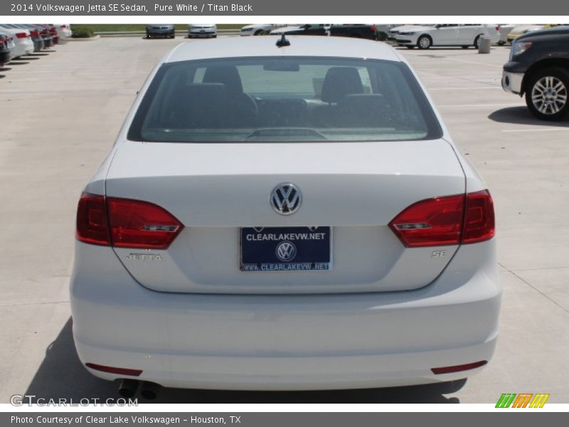Pure White / Titan Black 2014 Volkswagen Jetta SE Sedan