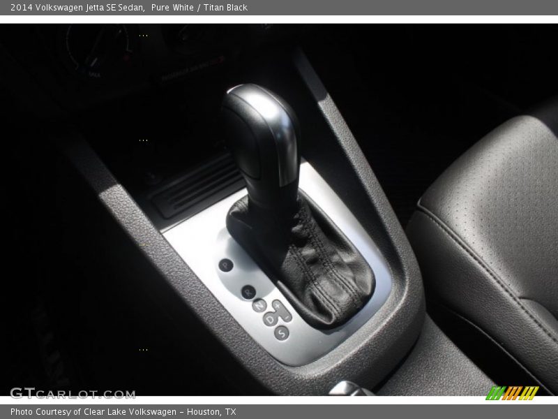 Pure White / Titan Black 2014 Volkswagen Jetta SE Sedan