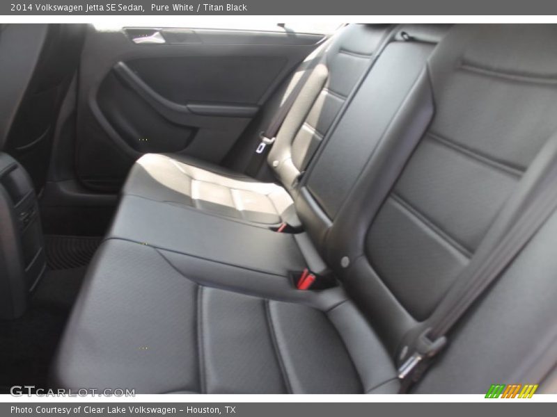 Pure White / Titan Black 2014 Volkswagen Jetta SE Sedan