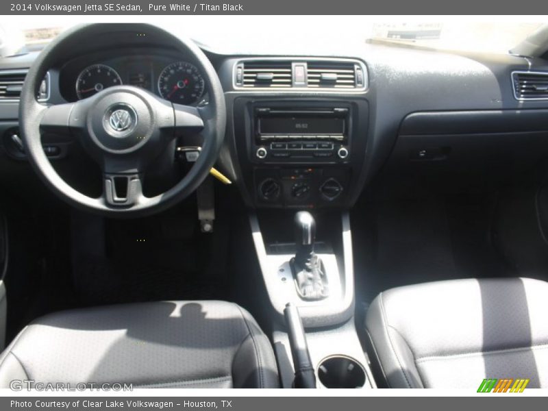 Pure White / Titan Black 2014 Volkswagen Jetta SE Sedan