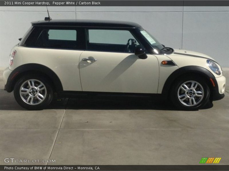 Pepper White / Carbon Black 2011 Mini Cooper Hardtop