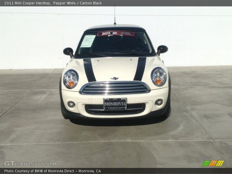 Pepper White / Carbon Black 2011 Mini Cooper Hardtop