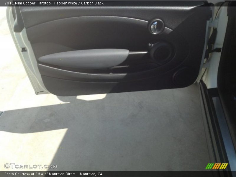 Pepper White / Carbon Black 2011 Mini Cooper Hardtop