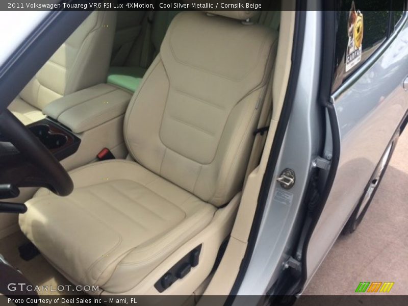 Cool Silver Metallic / Cornsilk Beige 2011 Volkswagen Touareg VR6 FSI Lux 4XMotion