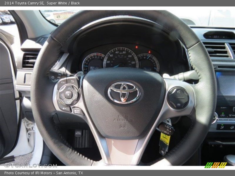 Super White / Black 2014 Toyota Camry SE
