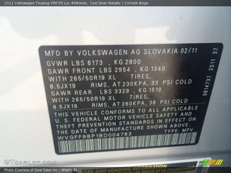 Cool Silver Metallic / Cornsilk Beige 2011 Volkswagen Touareg VR6 FSI Lux 4XMotion