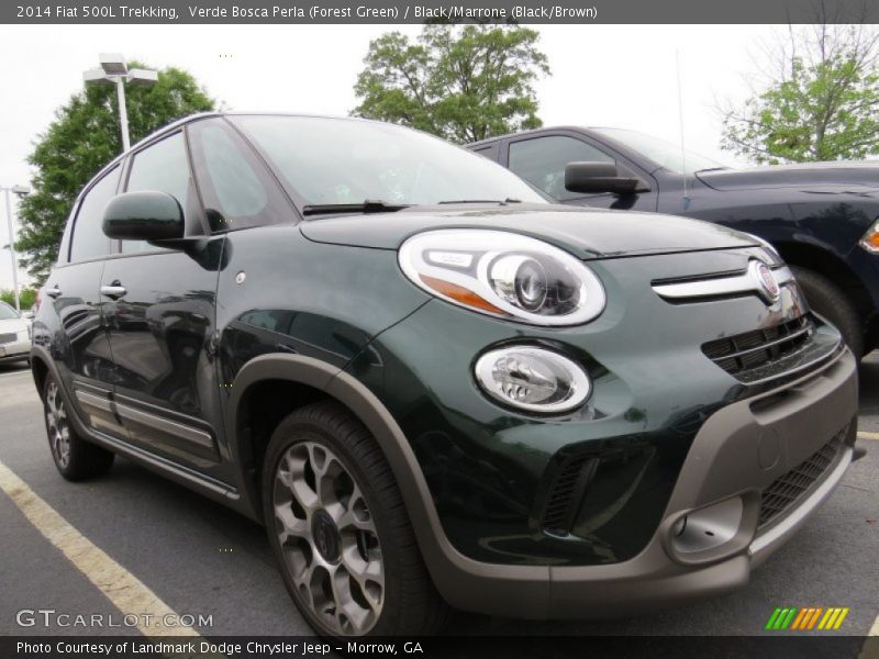 Front 3/4 View of 2014 500L Trekking