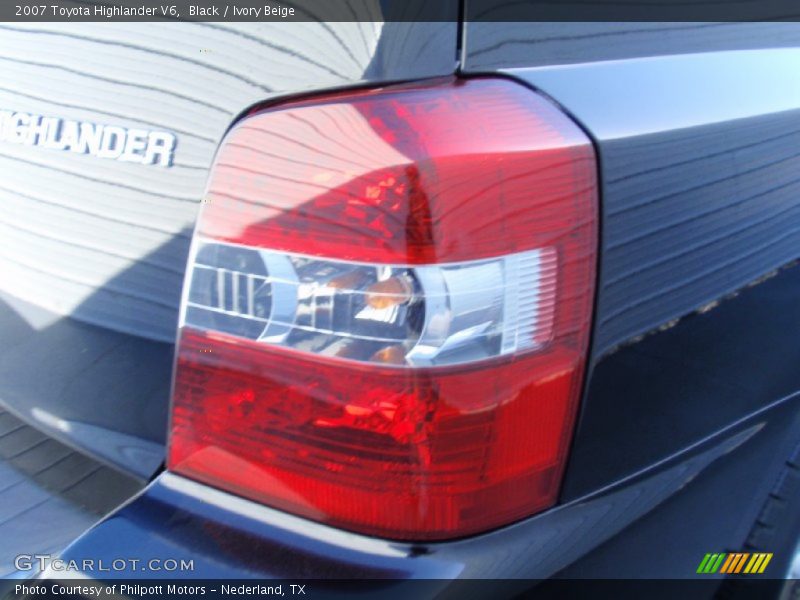 Black / Ivory Beige 2007 Toyota Highlander V6