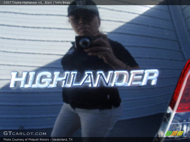Black / Ivory Beige 2007 Toyota Highlander V6
