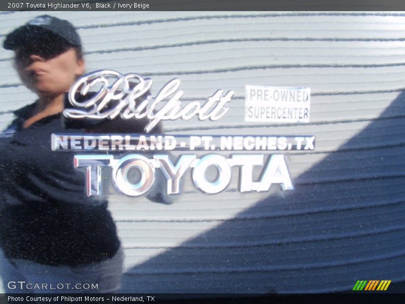 Black / Ivory Beige 2007 Toyota Highlander V6