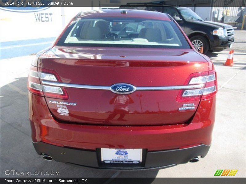 Sunset / Dune 2014 Ford Taurus SEL