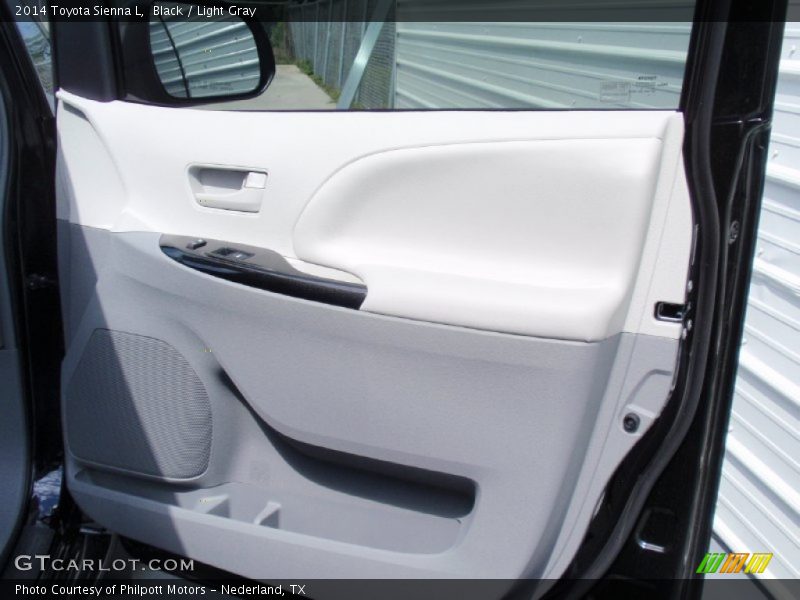 Black / Light Gray 2014 Toyota Sienna L