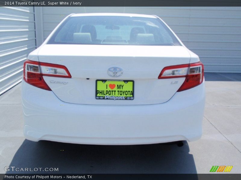 Super White / Ivory 2014 Toyota Camry LE