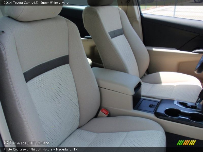 Super White / Ivory 2014 Toyota Camry LE