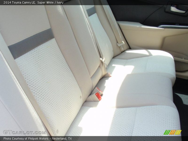 Super White / Ivory 2014 Toyota Camry LE