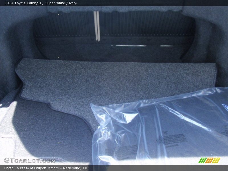 Super White / Ivory 2014 Toyota Camry LE