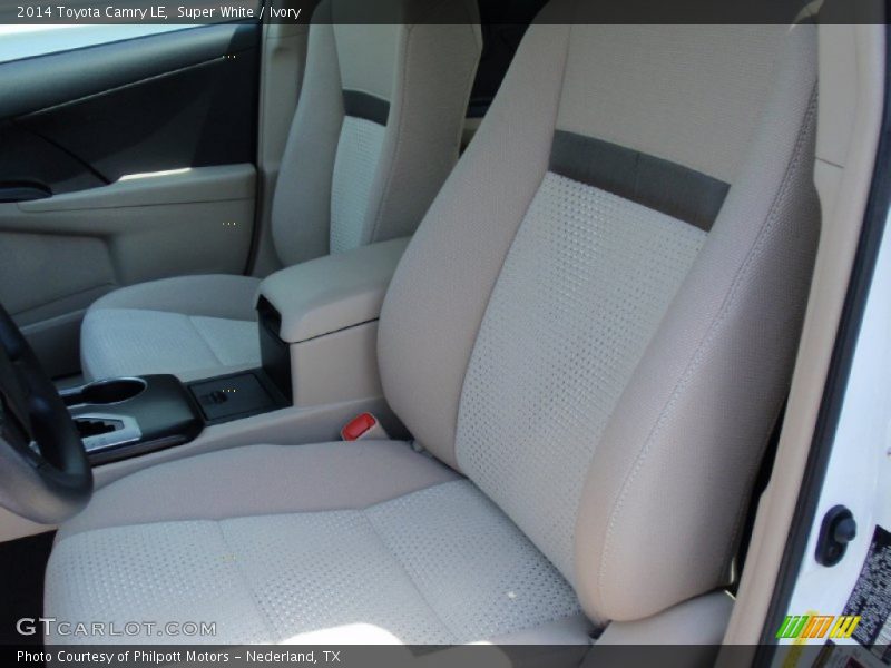 Super White / Ivory 2014 Toyota Camry LE