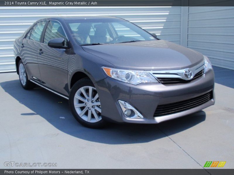 Magnetic Gray Metallic / Ash 2014 Toyota Camry XLE