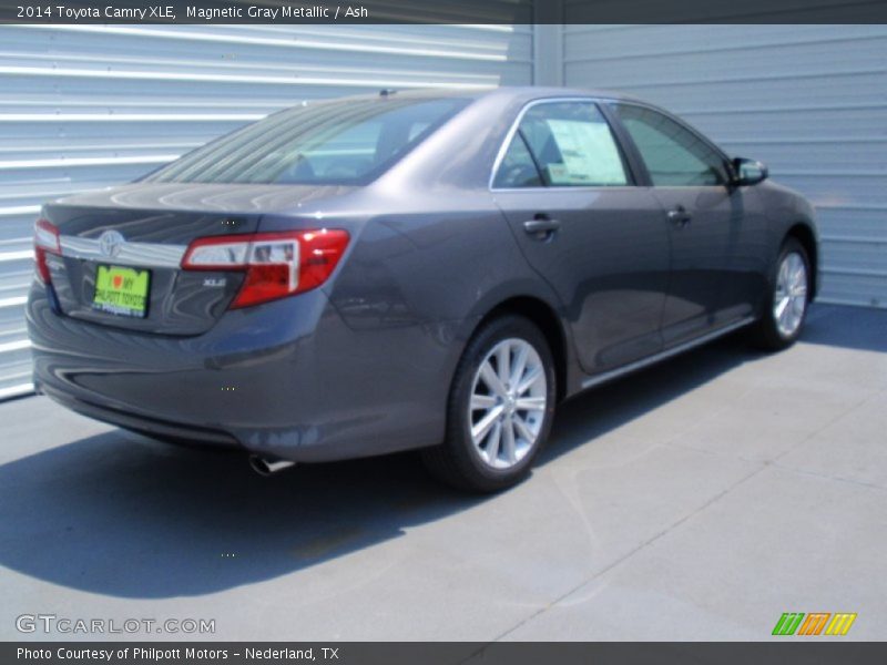 Magnetic Gray Metallic / Ash 2014 Toyota Camry XLE