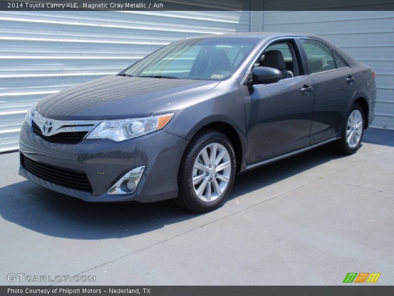 Magnetic Gray Metallic / Ash 2014 Toyota Camry XLE