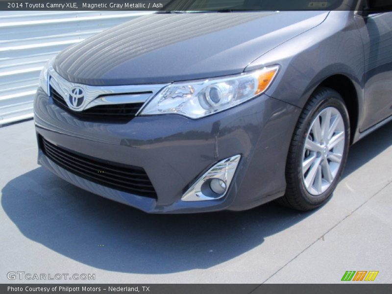 Magnetic Gray Metallic / Ash 2014 Toyota Camry XLE
