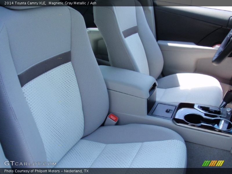 Magnetic Gray Metallic / Ash 2014 Toyota Camry XLE