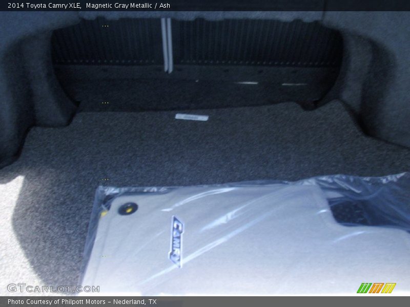 Magnetic Gray Metallic / Ash 2014 Toyota Camry XLE