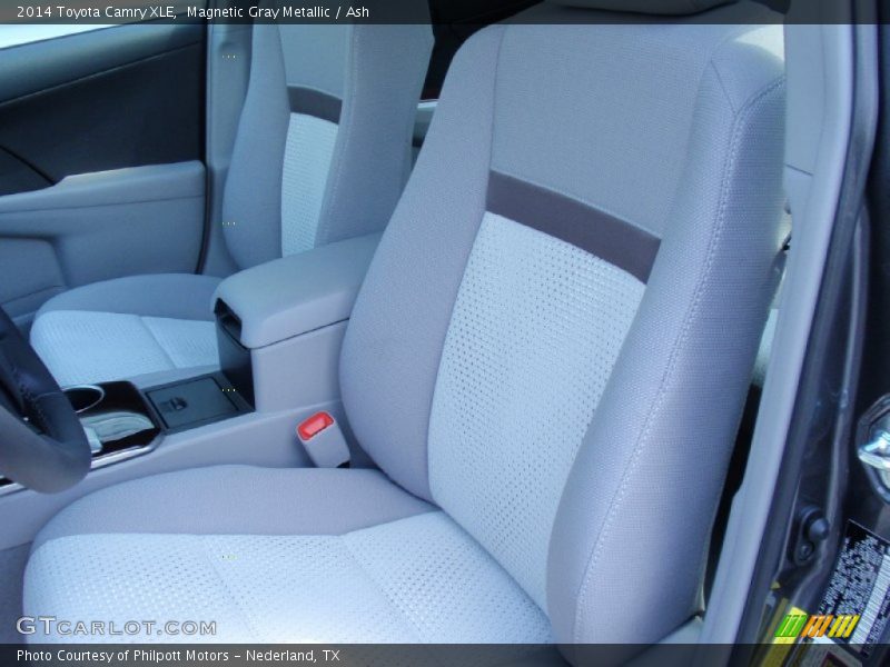 Magnetic Gray Metallic / Ash 2014 Toyota Camry XLE