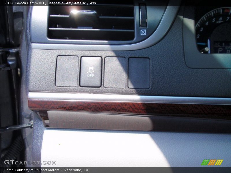 Magnetic Gray Metallic / Ash 2014 Toyota Camry XLE