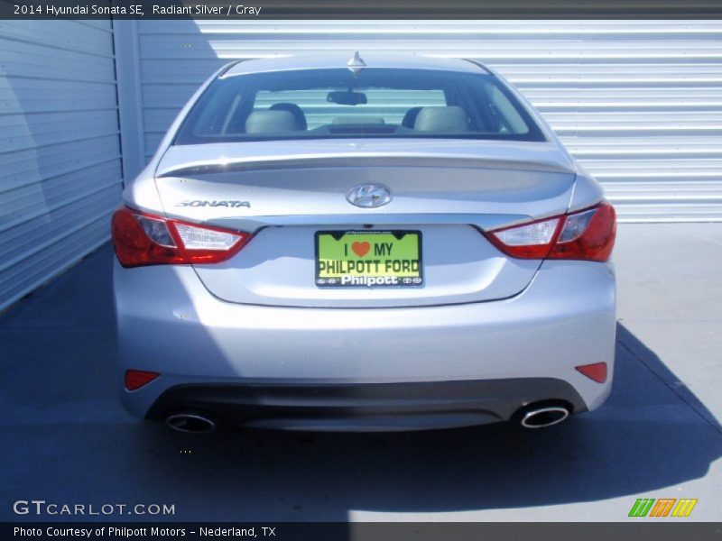 Radiant Silver / Gray 2014 Hyundai Sonata SE