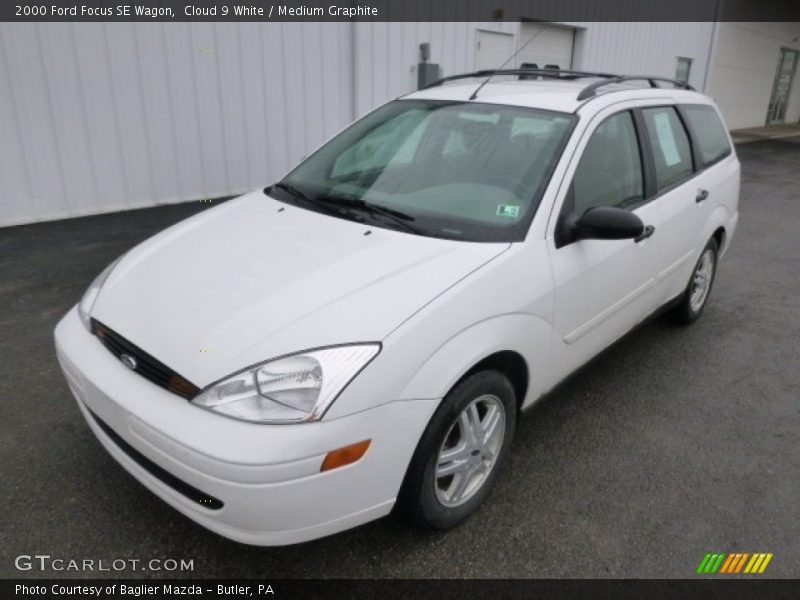 Front 3/4 View of 2000 Focus SE Wagon